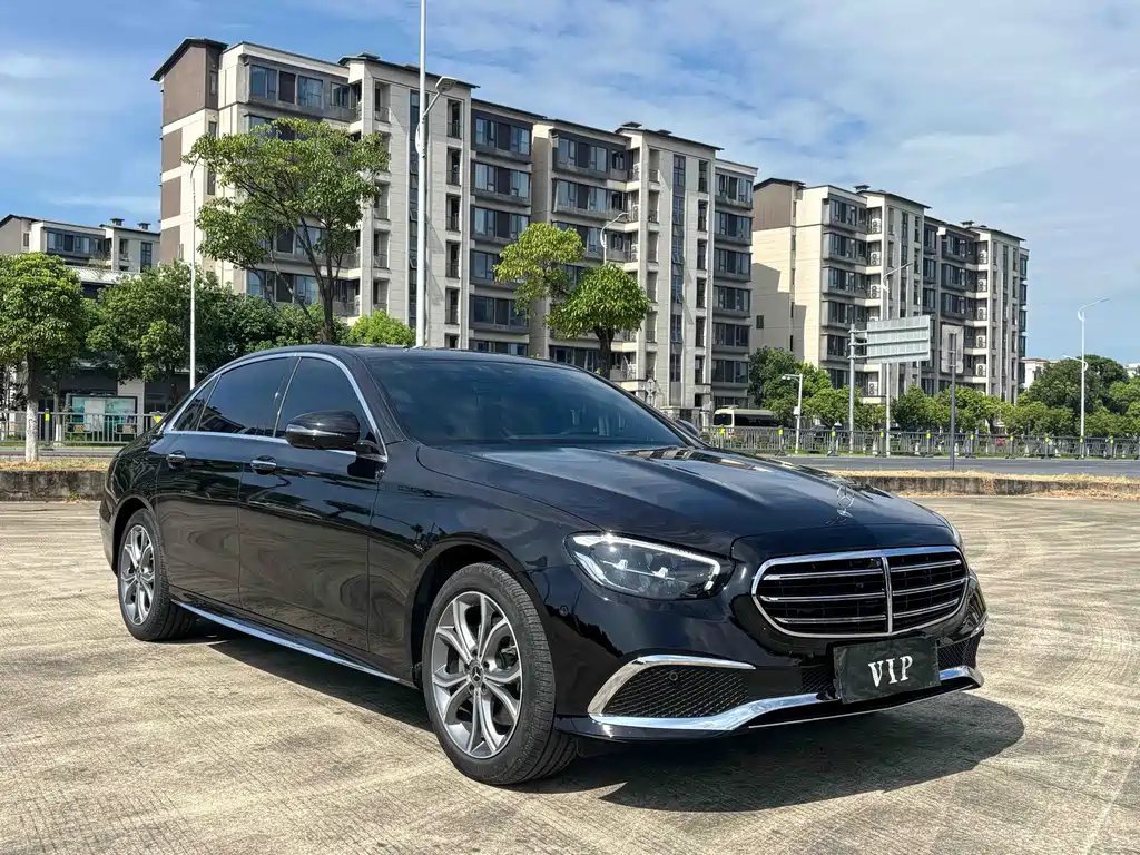 Mercedes-Benz E-Class 2022 — фото 3