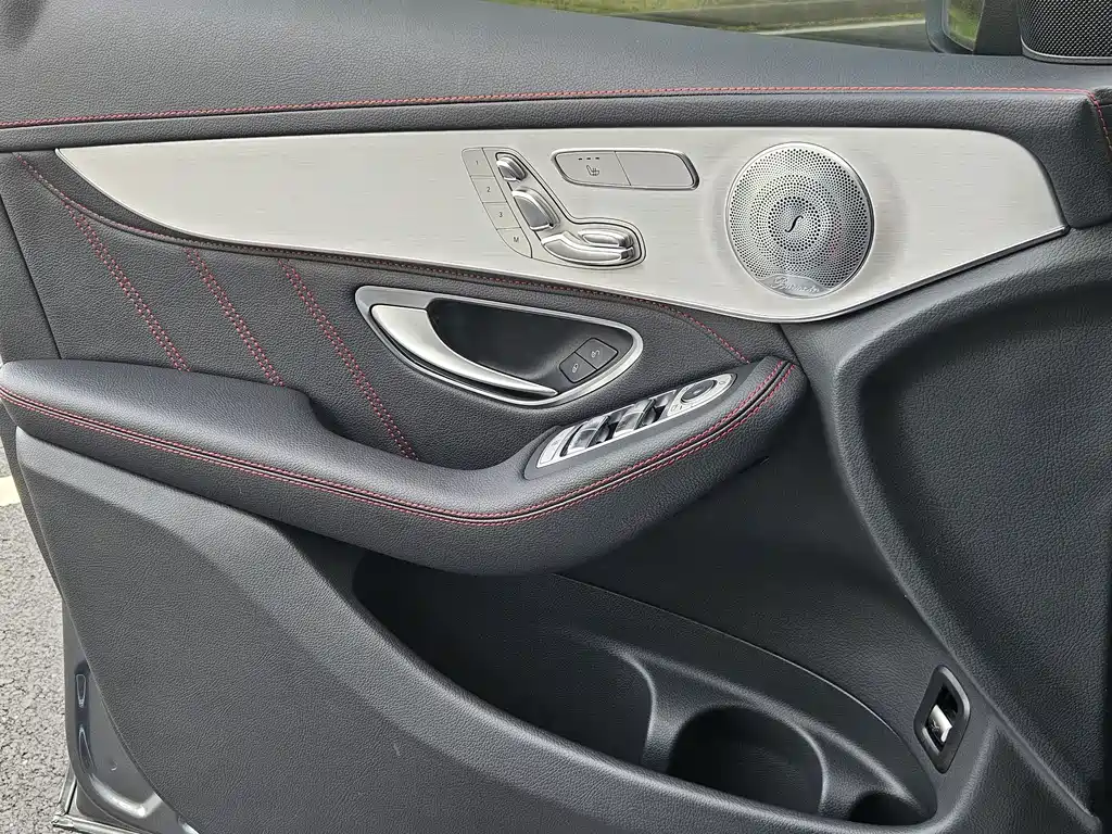 Mercedes-Benz GLC AMG 2018 — фото 17