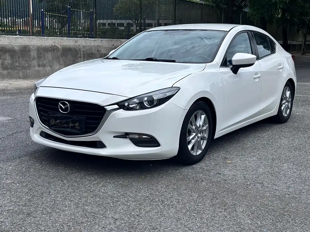 Mazda 3 Axela 2019 — фото 1