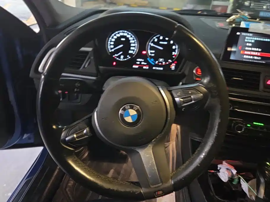 BMW 1 Series 2019 — фото 15