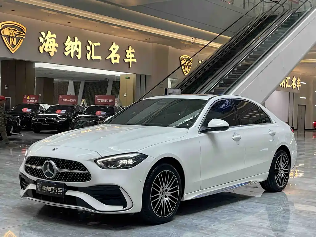 Mercedes-Benz C-Class 2024 — фото 1