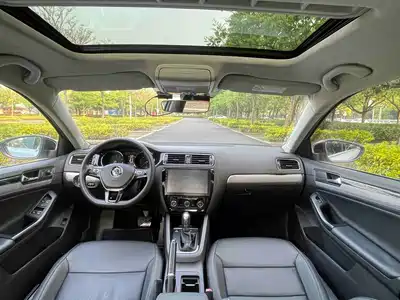 Volkswagen Sagitar 2018