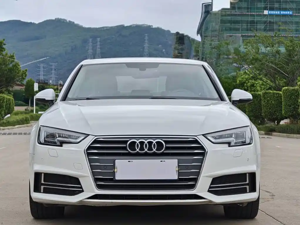 Audi A4L 2018