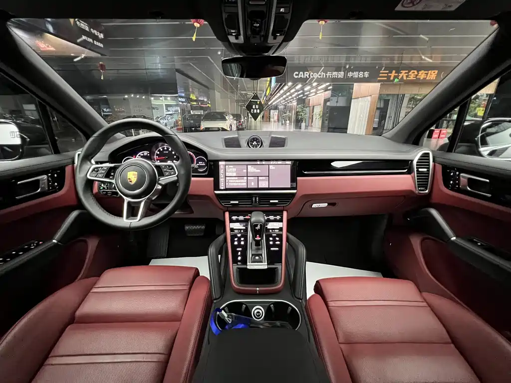 Porsche Cayenne 2019 — фото 10