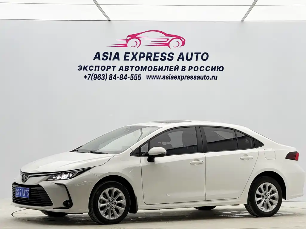 Toyota Corolla 2022 — фото 1