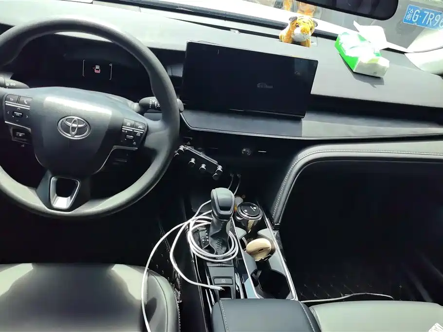 Toyota Camry 2025 — фото 12