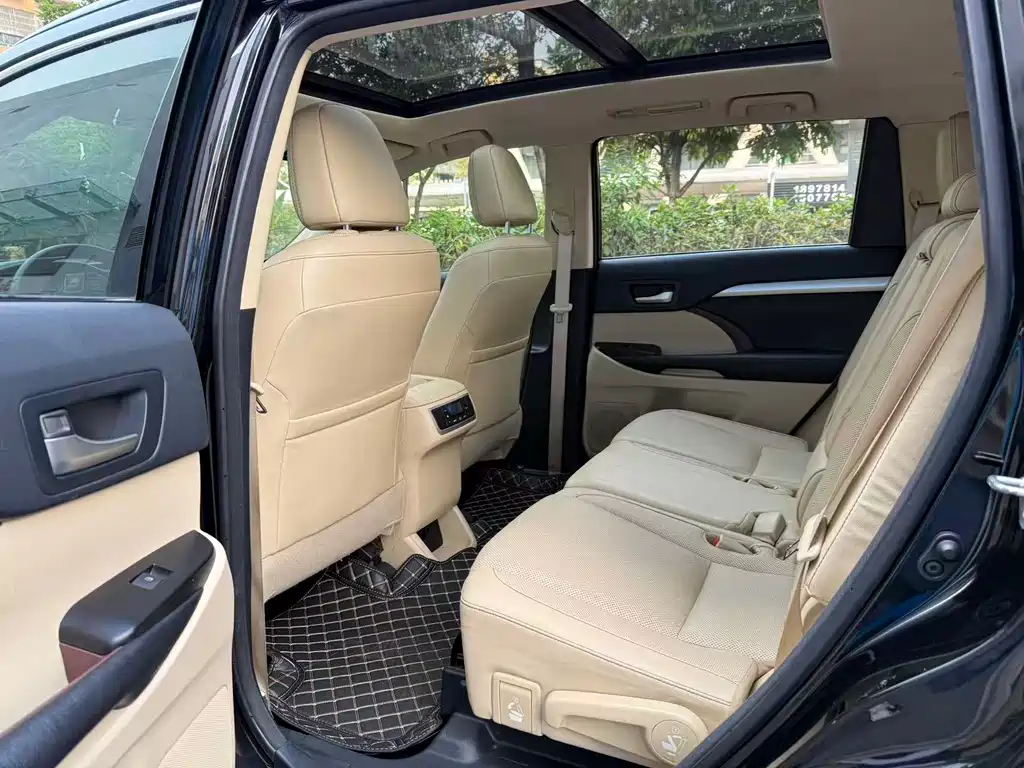 Toyota Highlander 2017 — фото 11