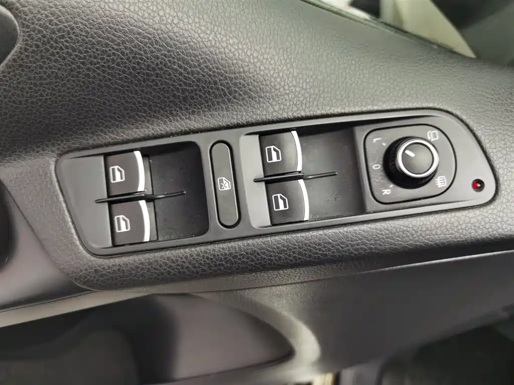 Volkswagen Tiguan 2016 — фото 9