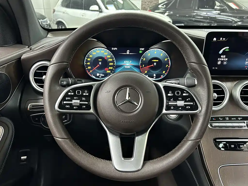 Mercedes-Benz GLC 2020 — фото 17