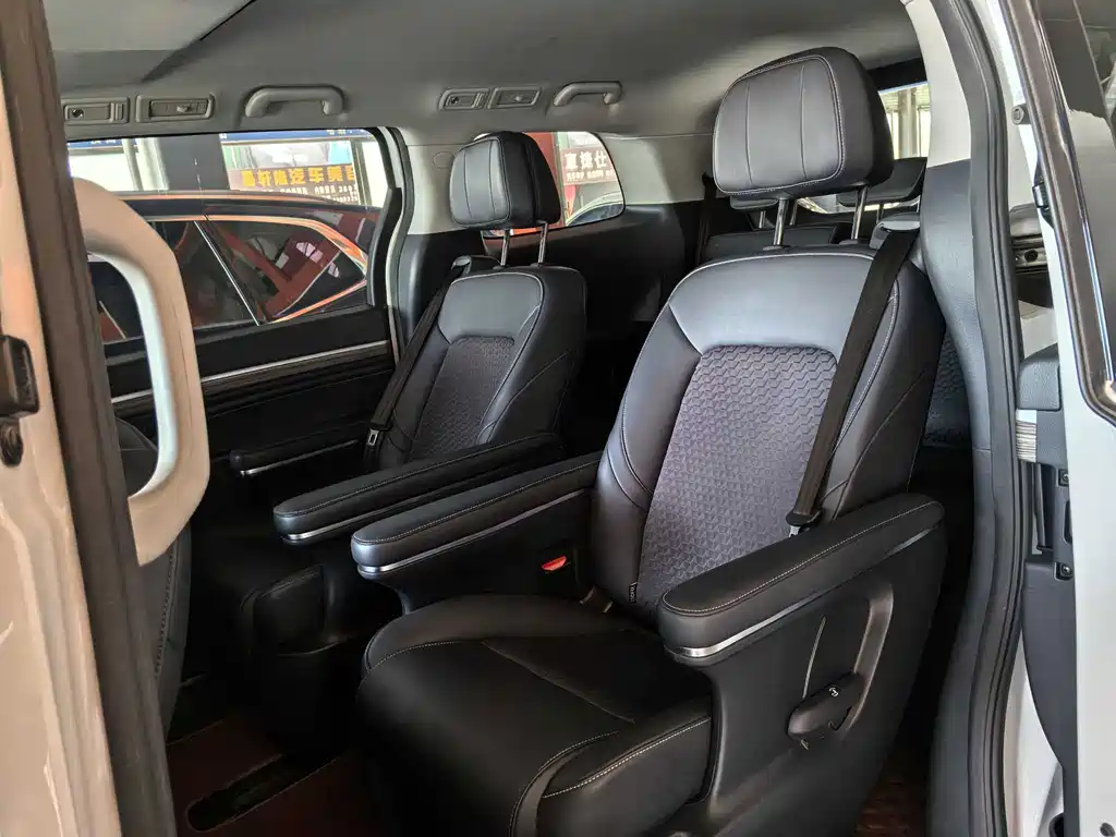 GAC Trumpchi M8 2023 — фото 9