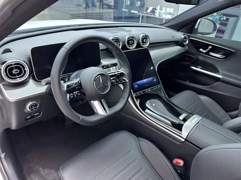 Mercedes-Benz C-Class 2024 — фото 37