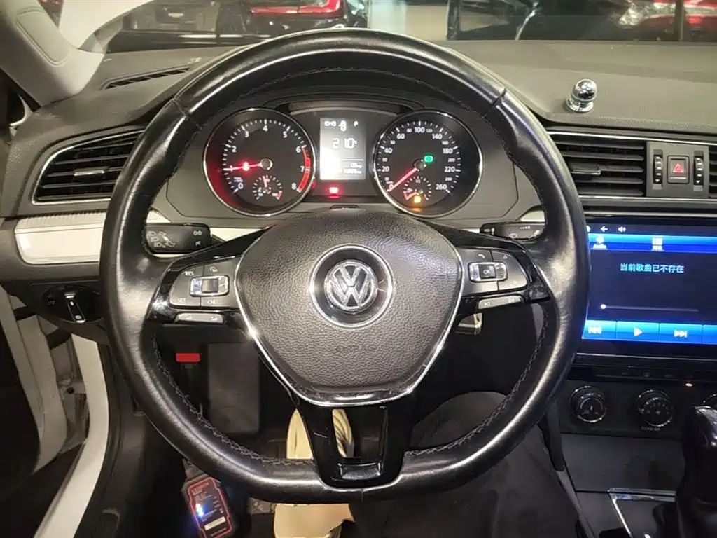 Volkswagen Lamando 2018 — фото 11