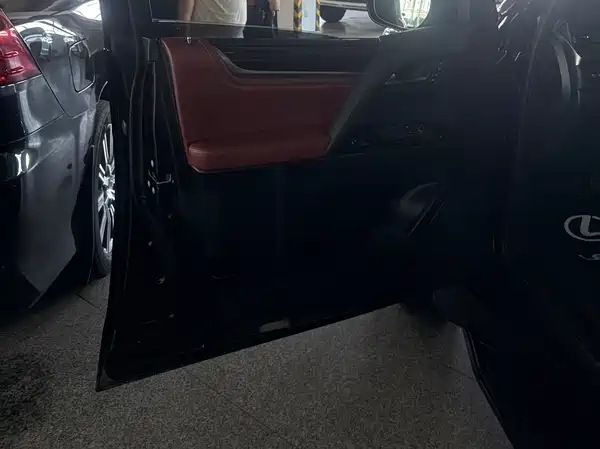 Lexus LX 2017