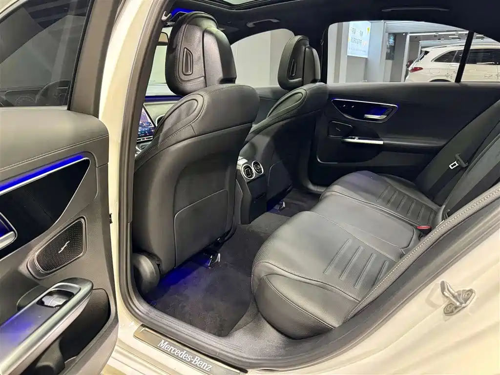 Mercedes-Benz C-Class 2023 — фото 27