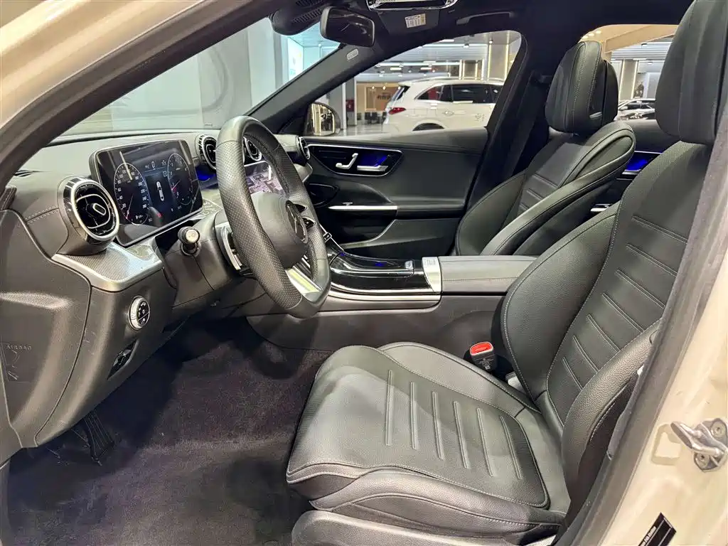 Mercedes-Benz C-Class 2023 — фото 19