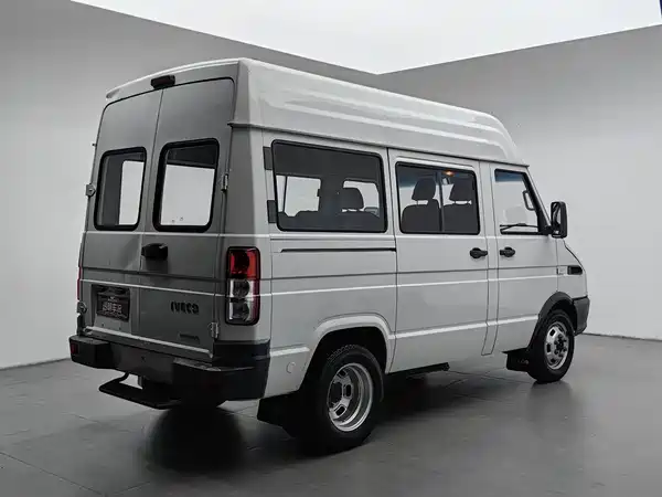 Iveco Proud 2021