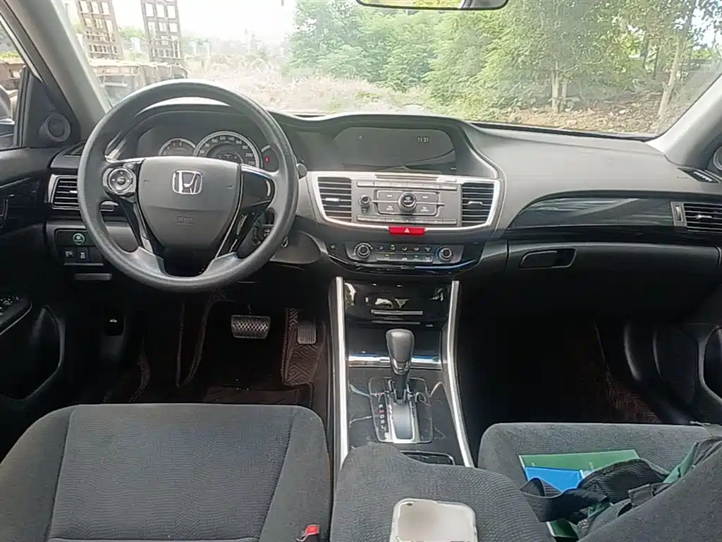 Honda Accord 2017 — фото 10