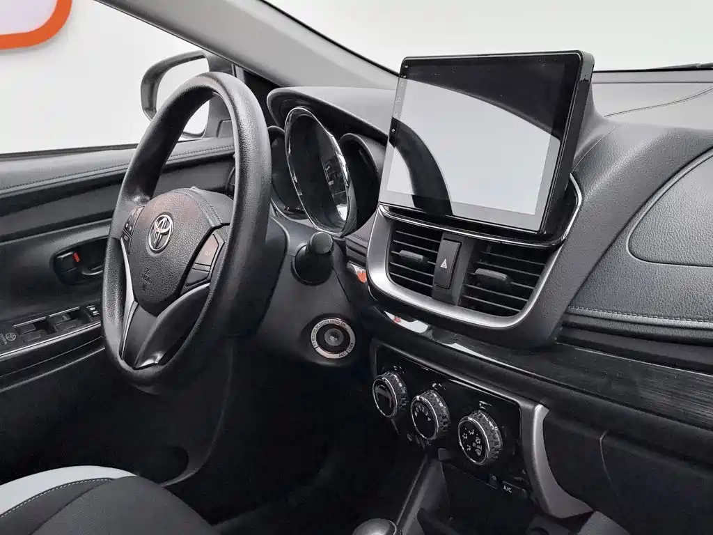 Toyota Yaris L 2021 — фото 22