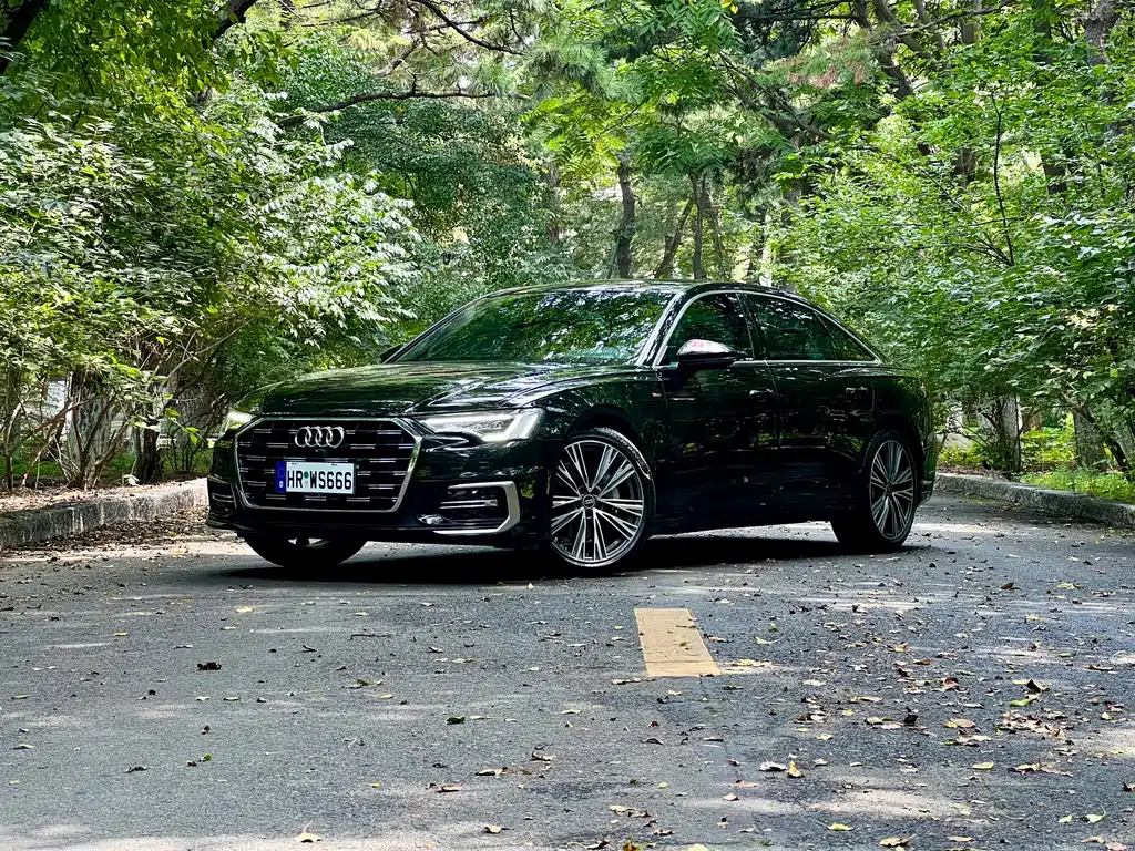 Audi A6L 2024 — фото 1