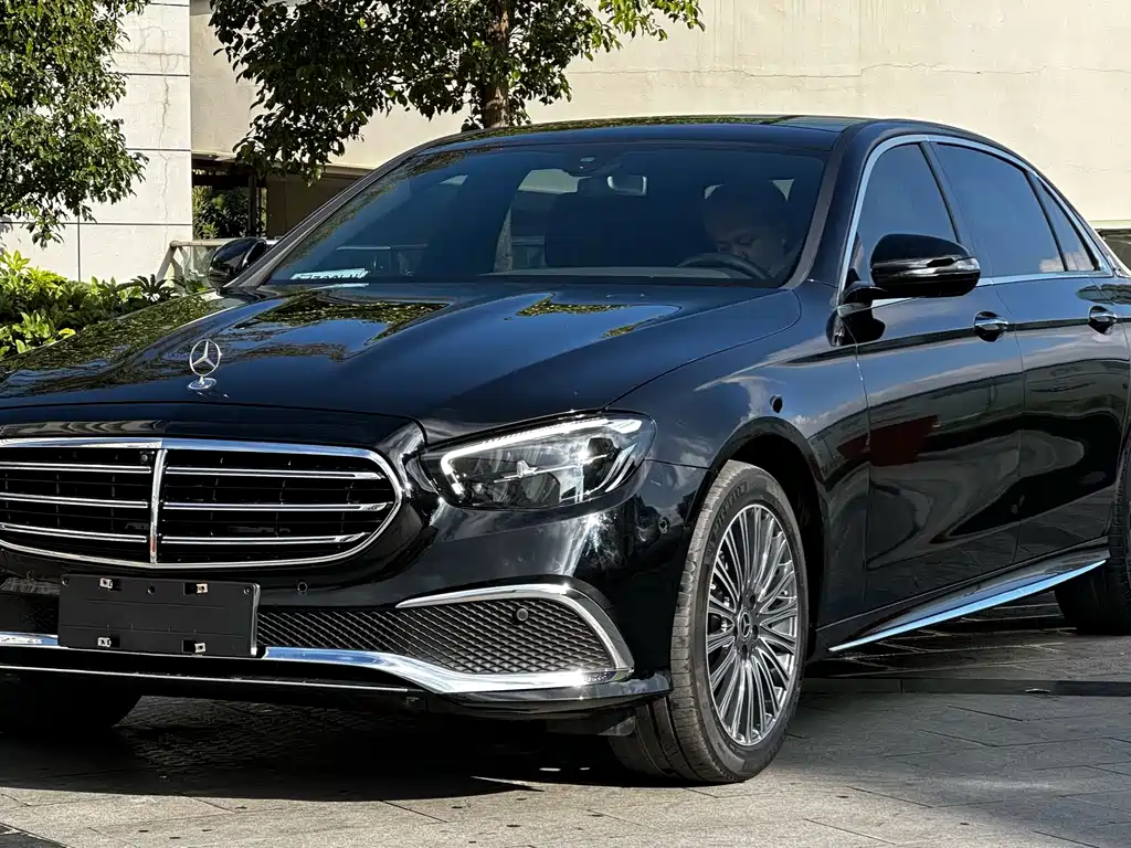 Mercedes-Benz E-Class 2022 — фото 1