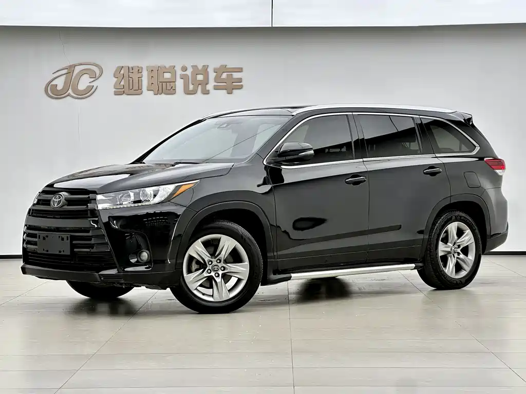 Toyota Highlander 2021 — фото 1