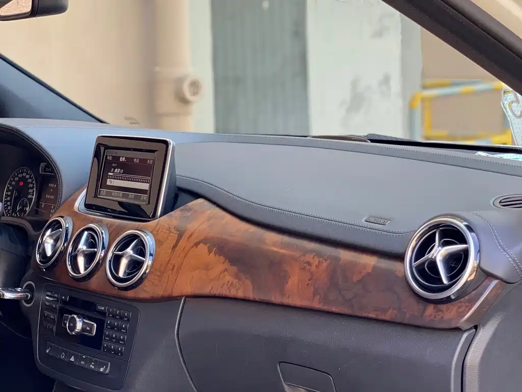 Mercedes-Benz B-Class 2013 — фото 34