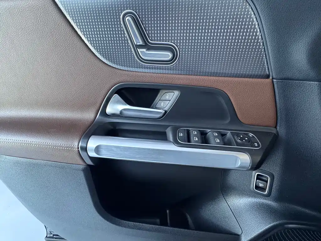 Mercedes-Benz GLB 2021 — фото 17