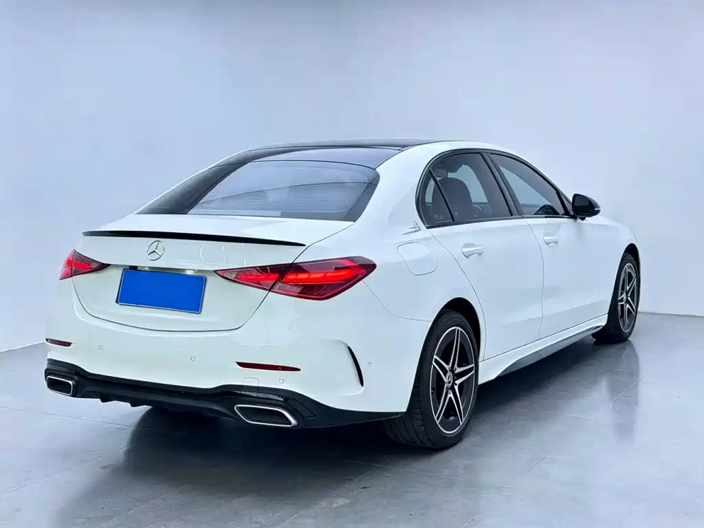 Mercedes-Benz C-Class 2023 — фото 9
