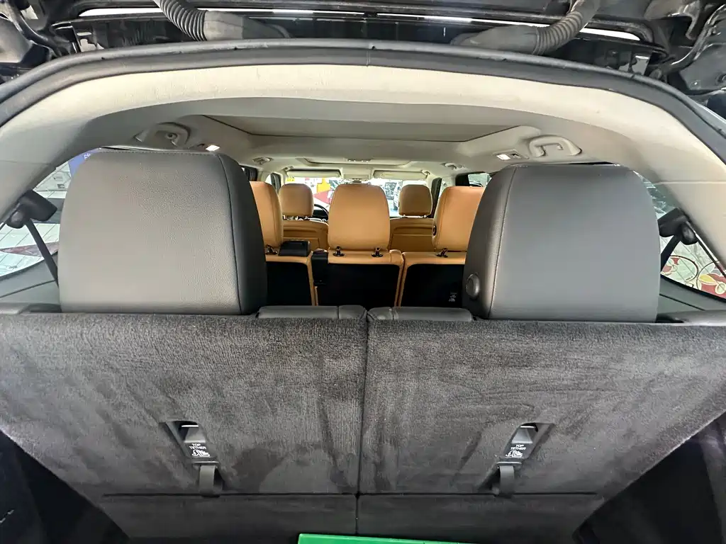 Land Rover Discovery 2018 — фото 43