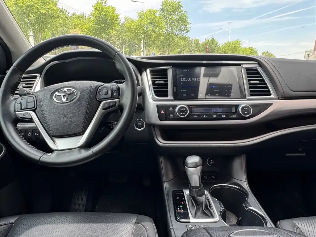 Toyota Highlander 2019 — фото 11