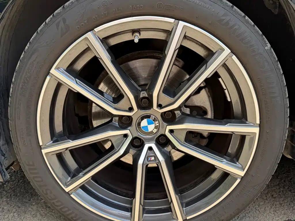 BMW 3 Series 2023 — фото 15