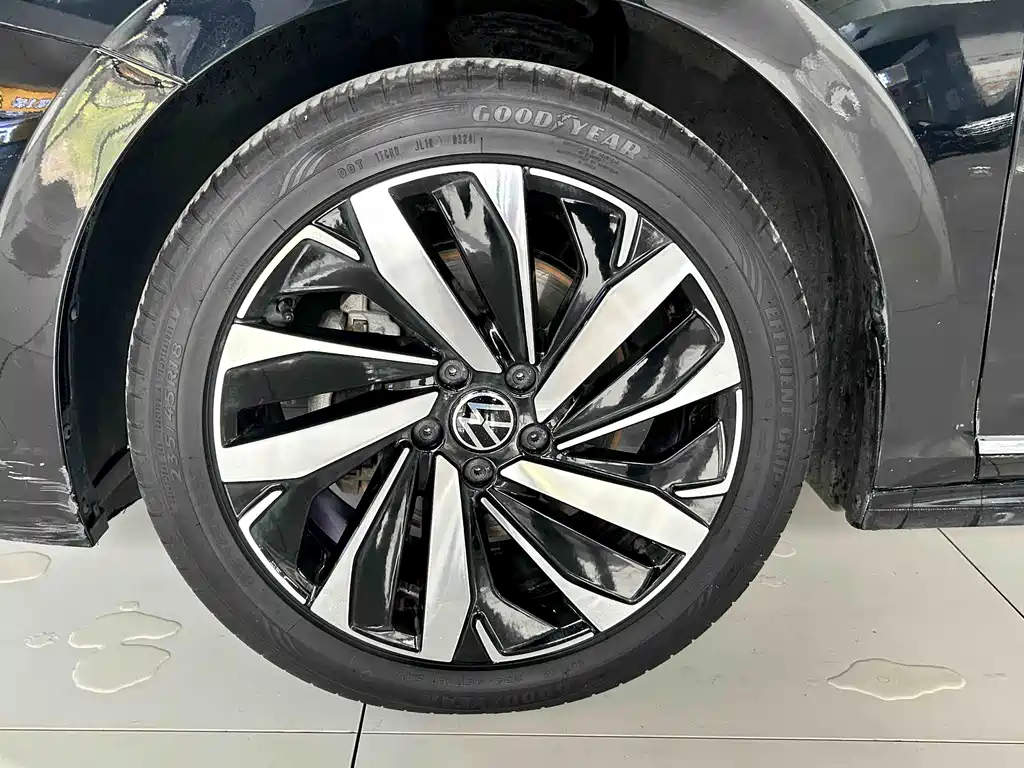 Volkswagen Passat 2024 — фото 17