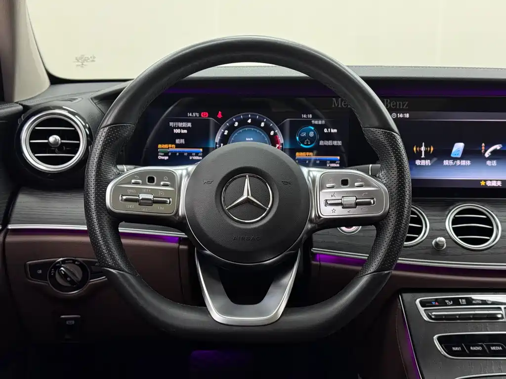 Mercedes-Benz E-Class 2019 — фото 20