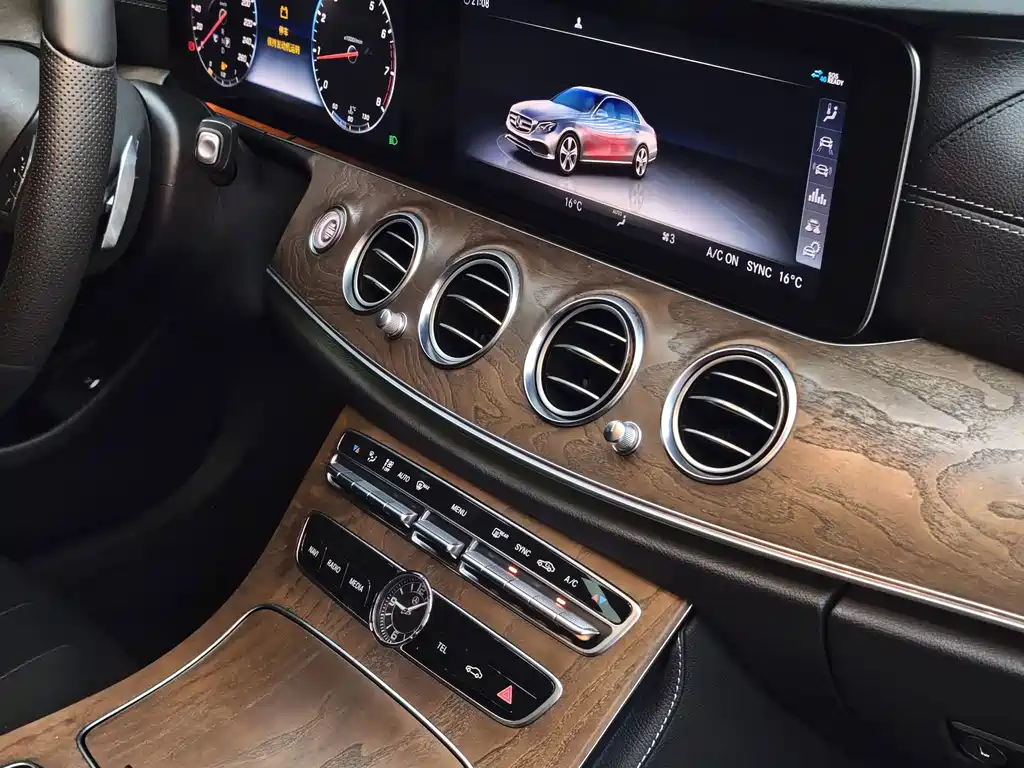 Mercedes-Benz E-Class 2017 — фото 25