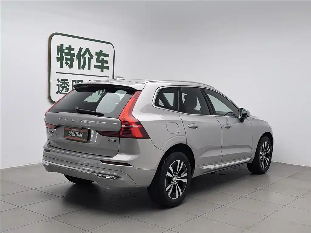Volvo XC60 2023 — фото 2