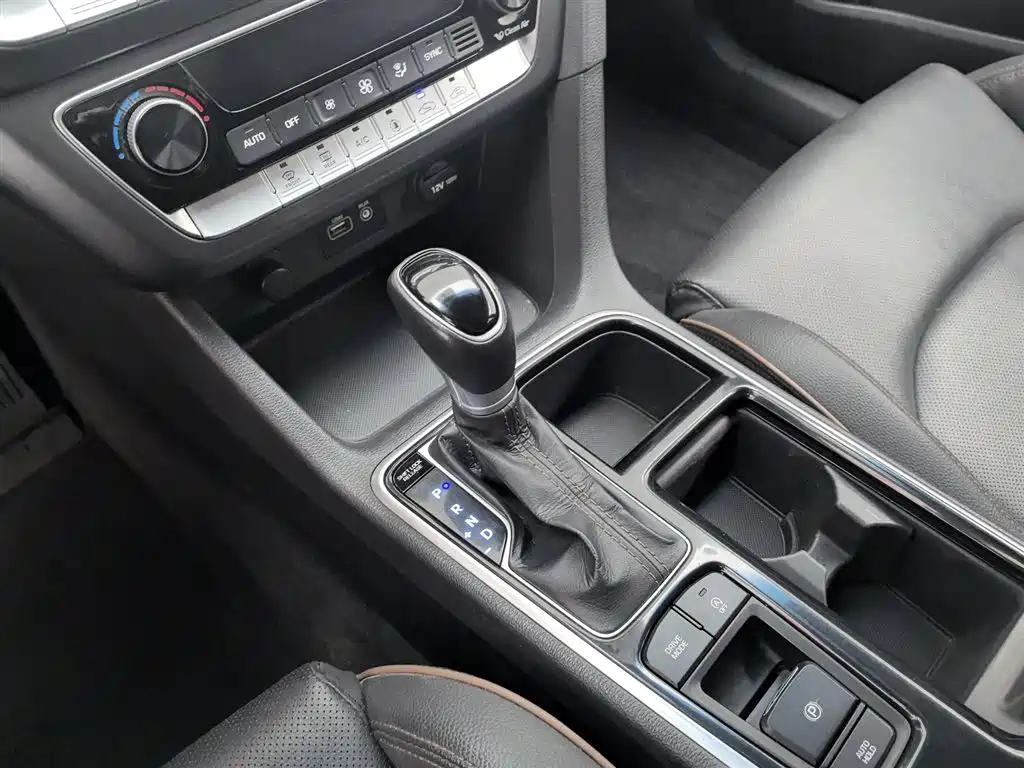 Hyundai Sonata 2017 — фото 13