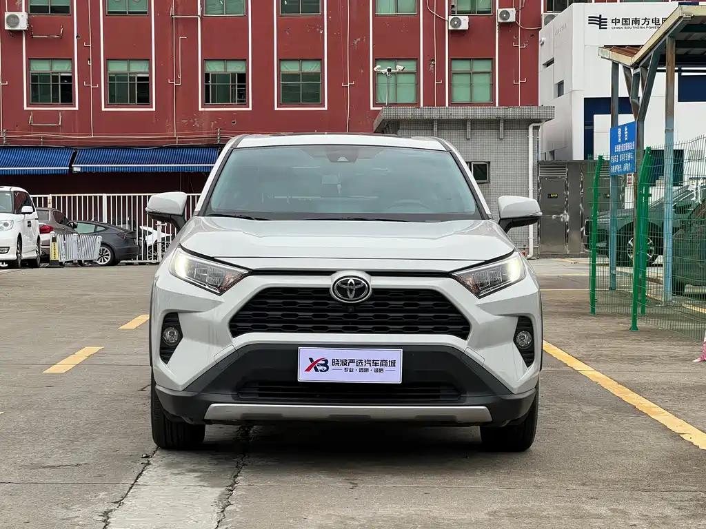 Toyota RAV4 2020 — фото 4