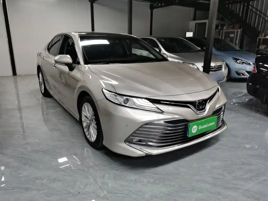 Toyota Camry 2019 — фото 22
