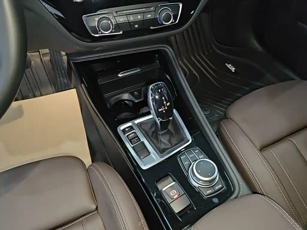 BMW 1 Series 2022 — фото 14
