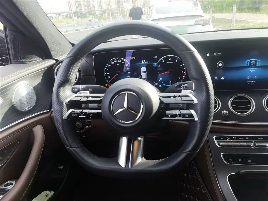 Mercedes-Benz E-Class 2021 — фото 11