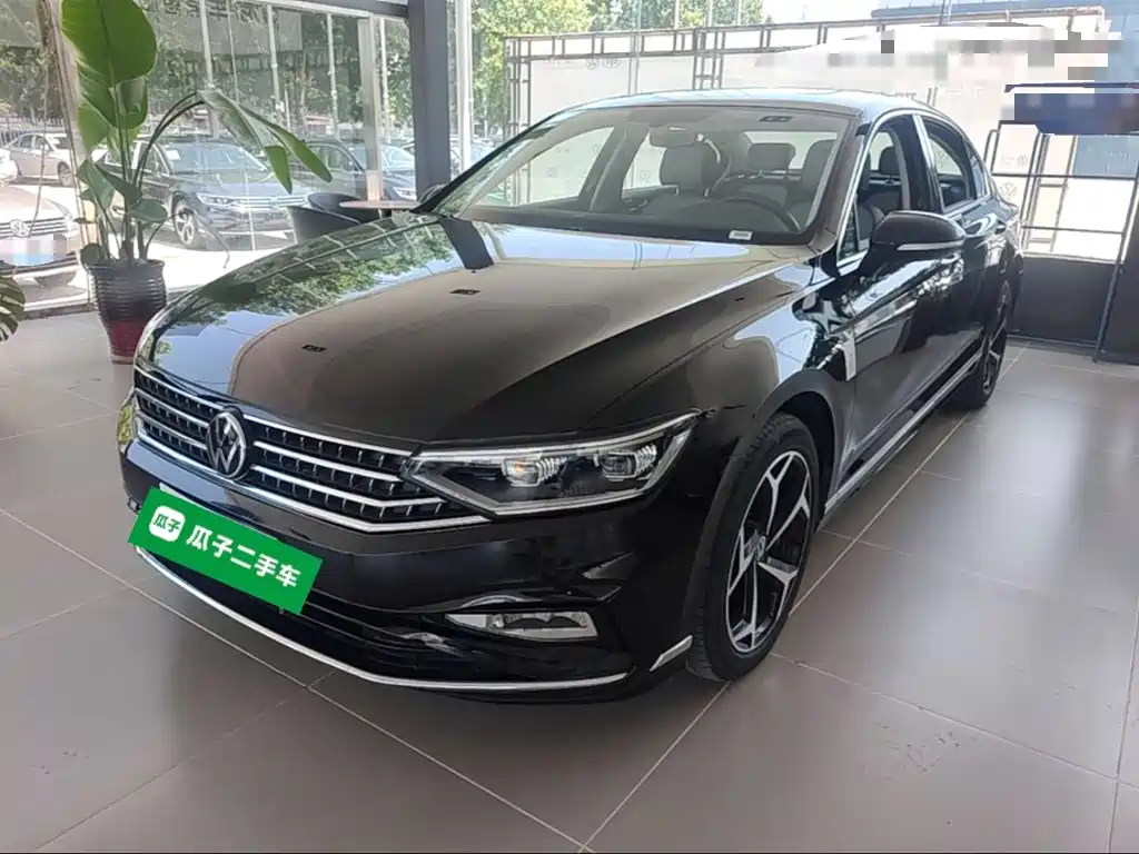 Volkswagen Magotan 2025