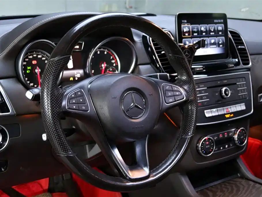 Mercedes-Benz GLE 2018 — фото 14