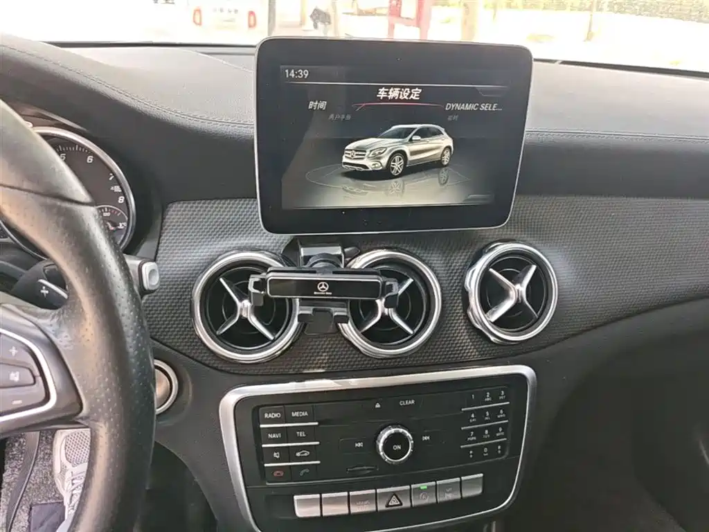 Mercedes-Benz GLA 2017 — фото 13