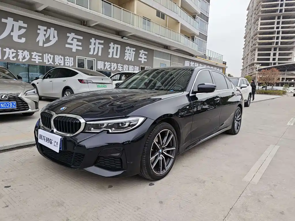 BMW 3 Series 2022 — фото 1