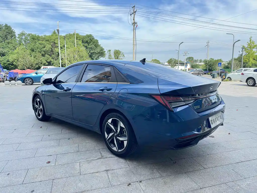Hyundai Elantra 2023