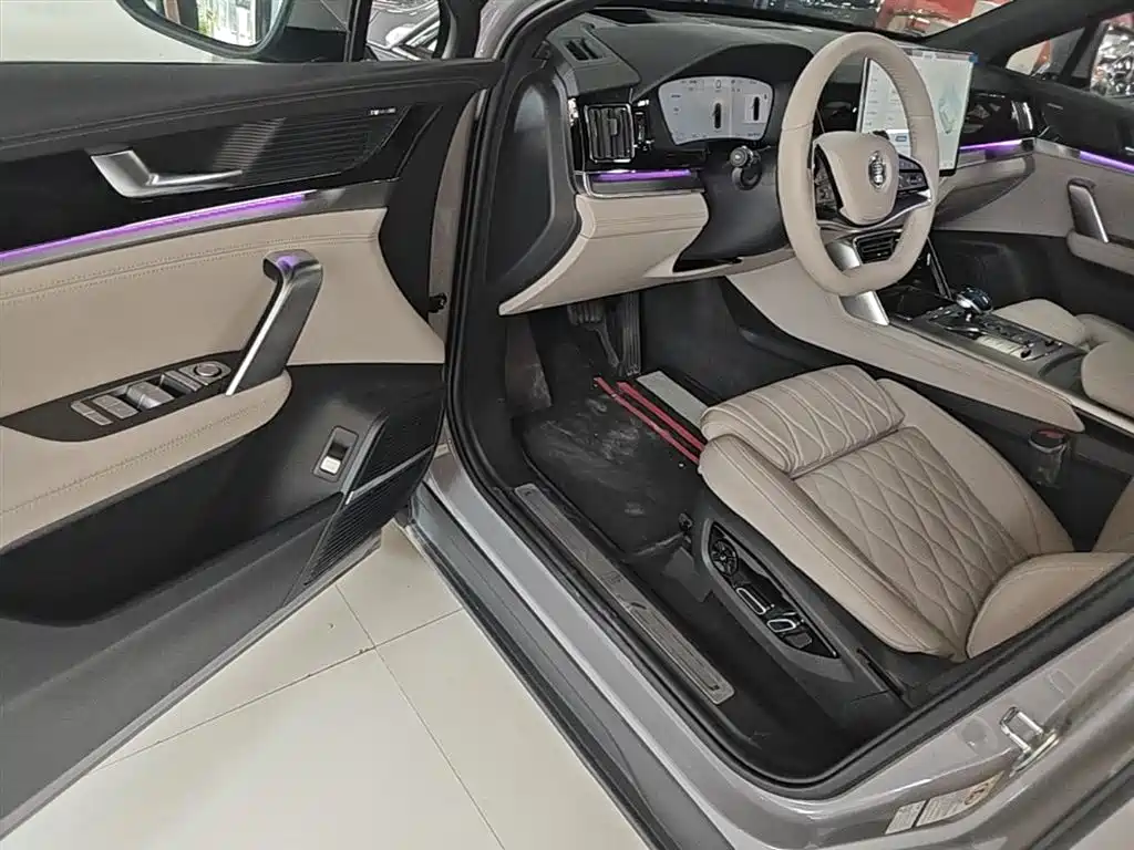 BYD Tang New Energy 2025 — фото 16