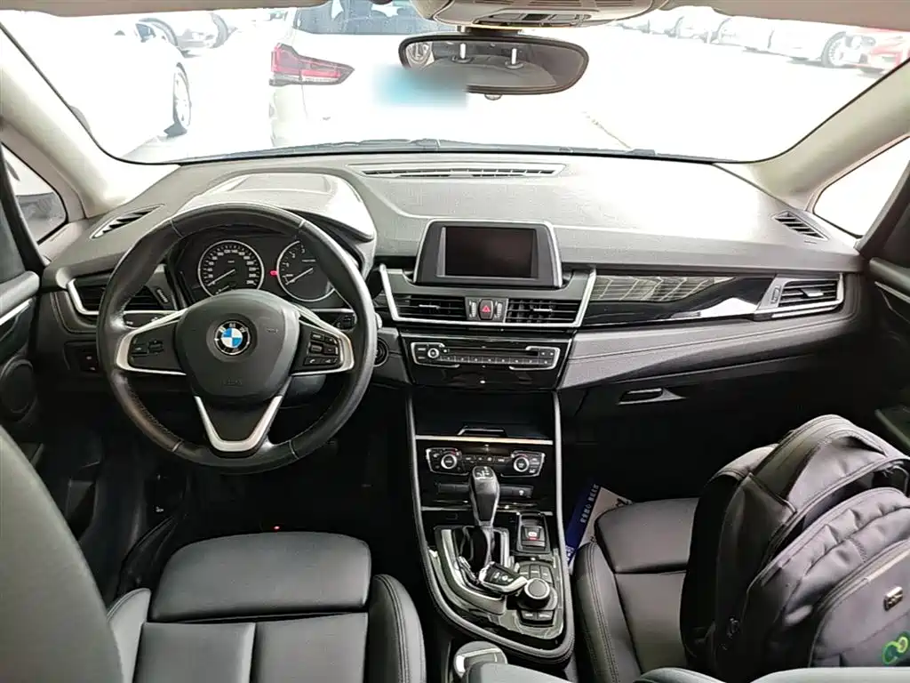 BMW 2 Series Active Tourer 2015 — фото 10