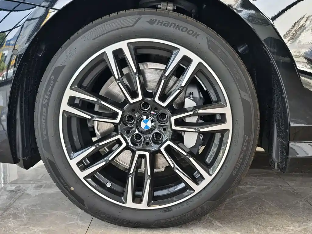BMW 5 Series 2026 — фото 13