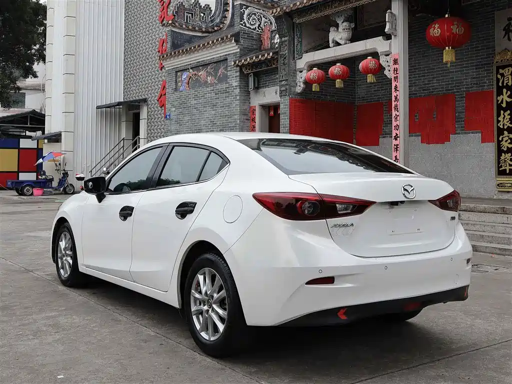 Mazda 3 Axela 2019 — фото 9