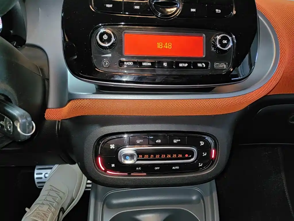 smart Fortwo 2016 — фото 13